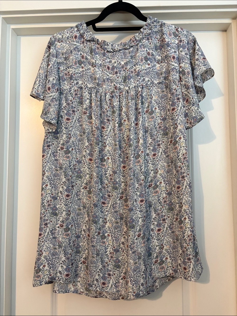 Rose and Olive Blue and Cream Floral Tie-Neck Ruffle Blouse - Picture 6 of 8